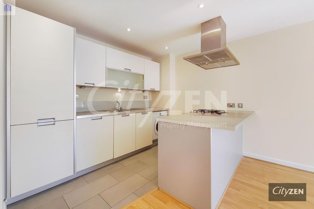 Property photo 2 of 11 Kitchen