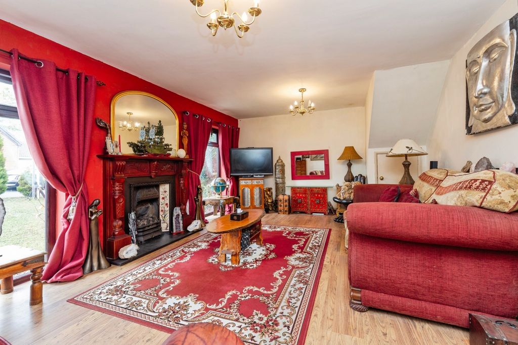 Property photo 3 of 17 Photo