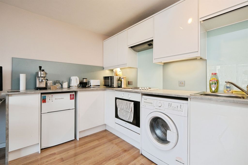 Property photo 3 of 14