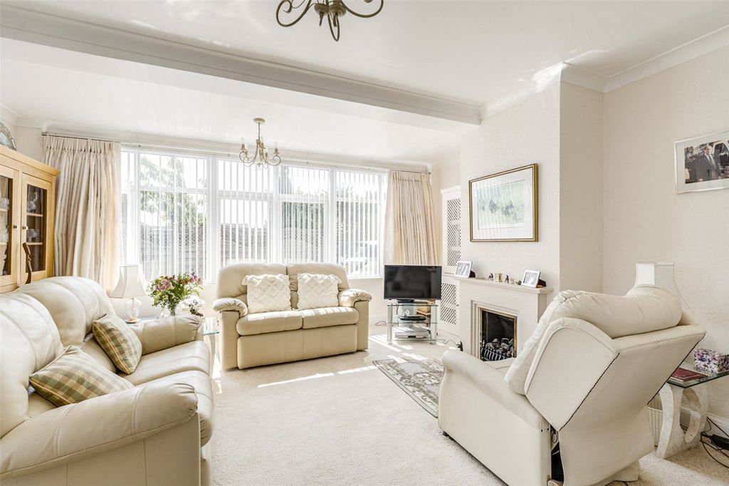 Property photo 2 of 31 Picture No. 27