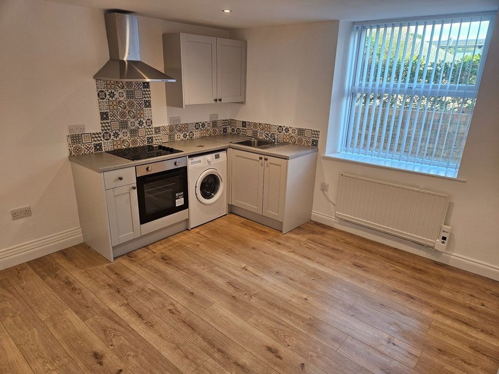 Property photo 1 of 11 Photo 0