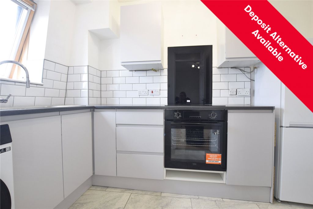 Property photo 1 of 10 Kitchen