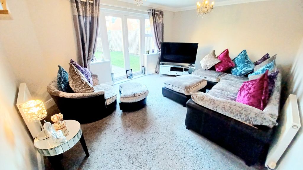 Property photo 2 of 33 20251013_164314