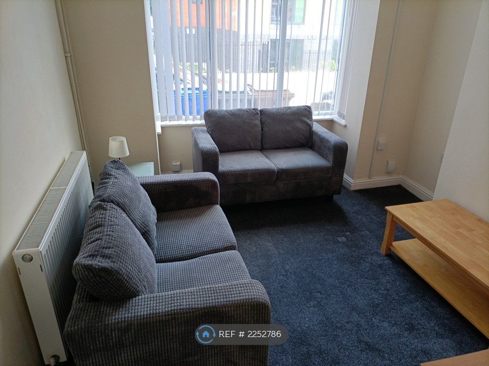 Property photo 3 of 14 Living Room