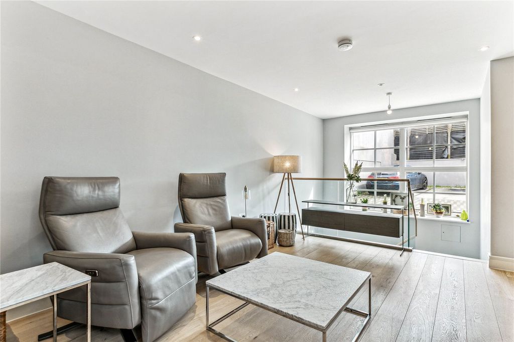 Property photo 3 of 14 Picture No. 10