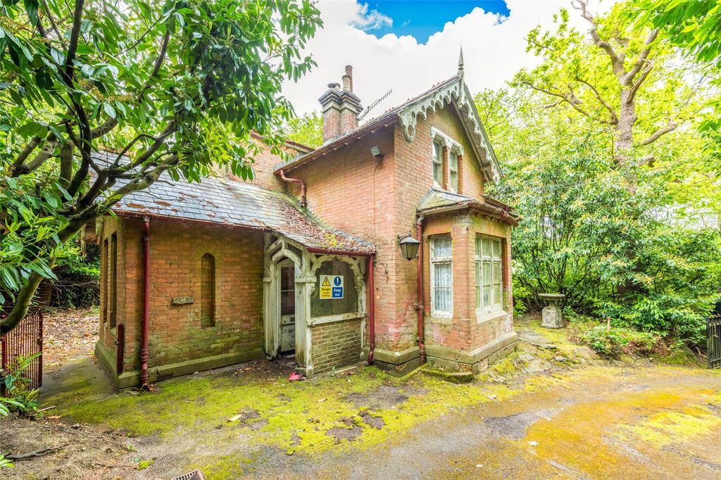 Property photo 3 of 20 The Gate House