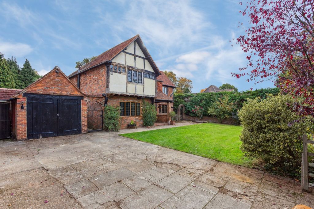 Property photo 1 of 26 Driveway