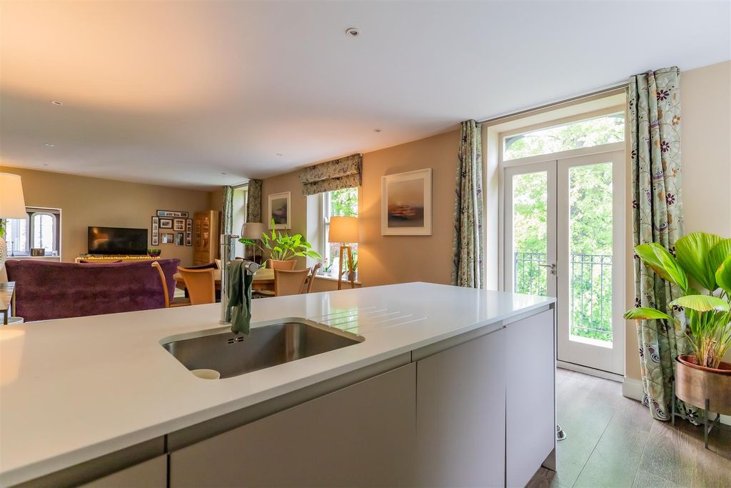 Additional image 4 of 3 bed flat for saleThe Lindens, Romilly Crescent, Pontcanna, Cardiff CF11