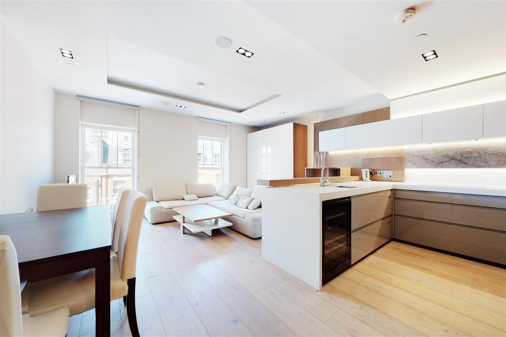 Property photo 1 of 17 Pearson Square
