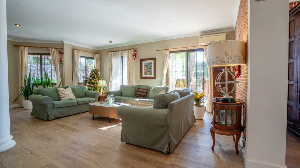 Property photo 3 of 30 Photo 2