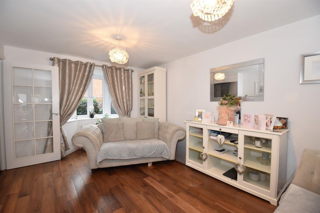 Property photo 2 of 14 Lounge.Png