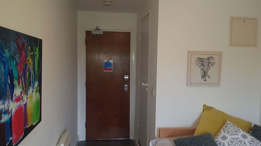 Property photo 3 of 11