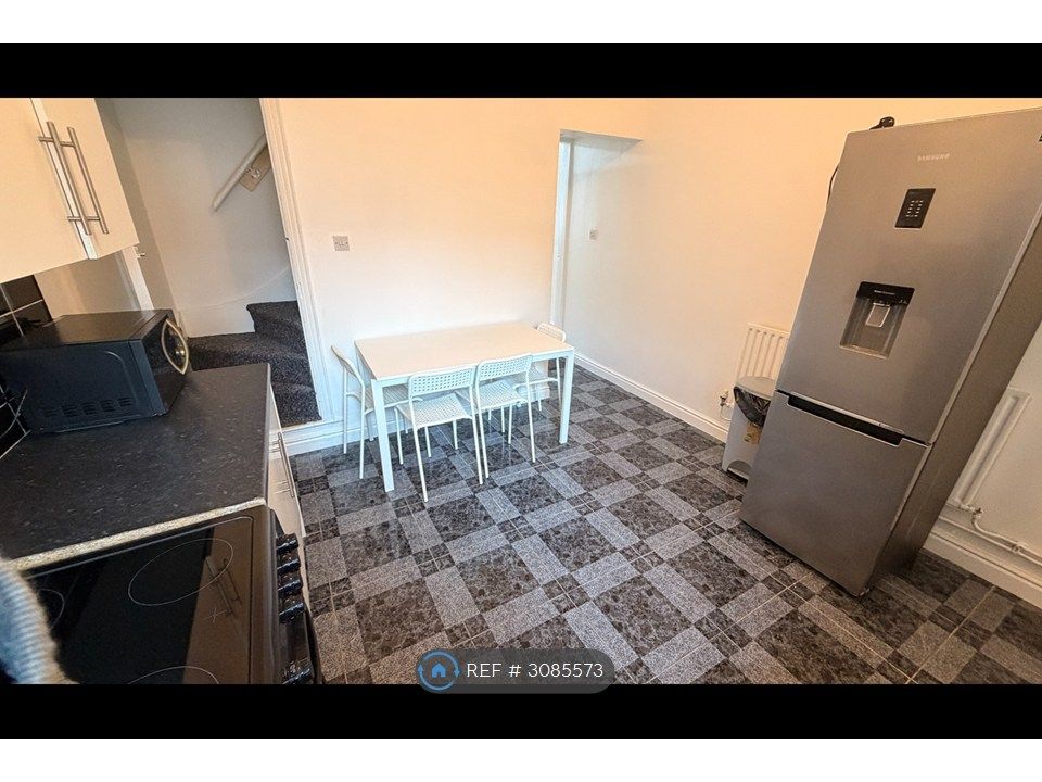 Property photo 2 of 24