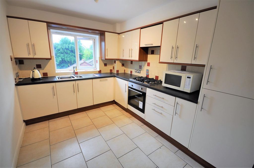 Property photo 1 of 11 Re-Fitted Kitchen