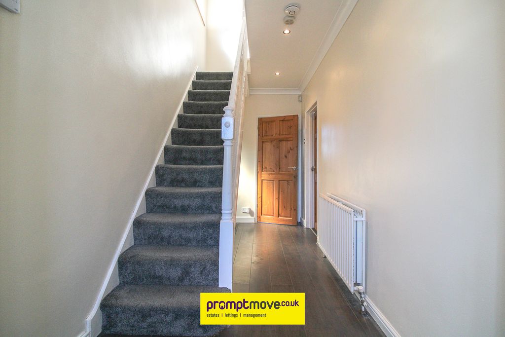 Property photo 2 of 14 Na