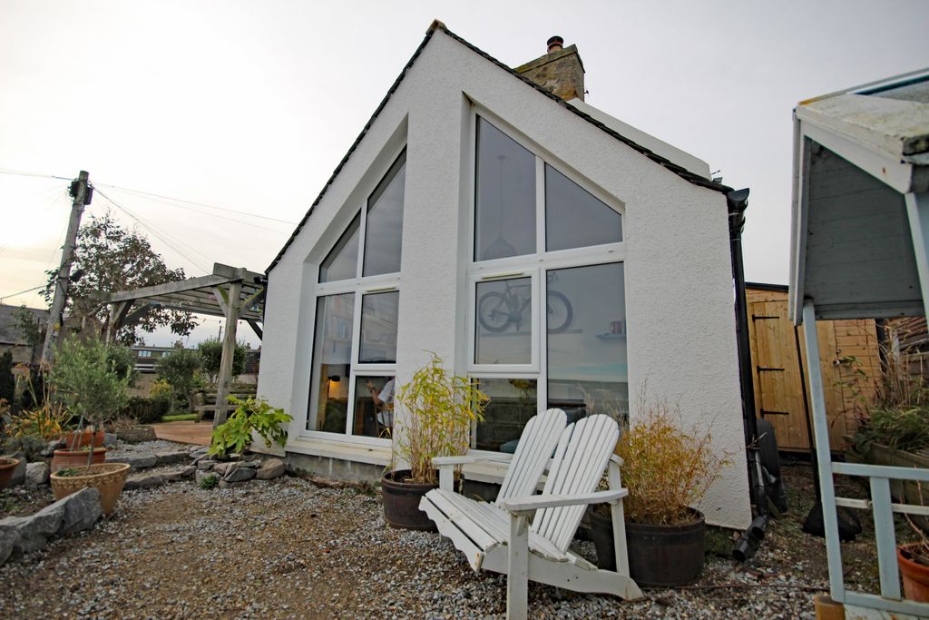 Property photo 2 of 34