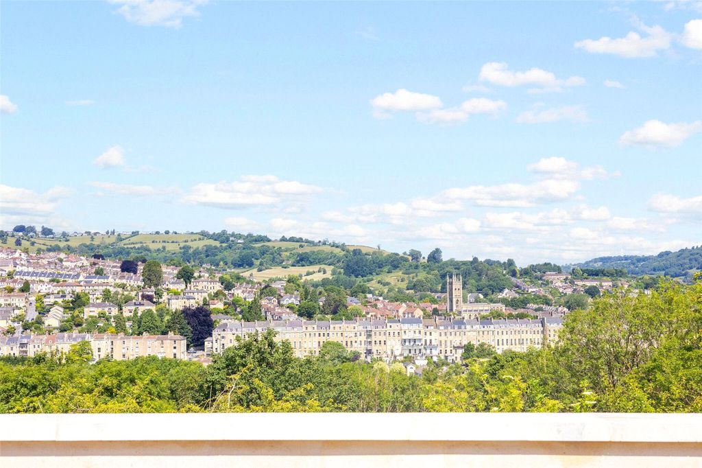 Property photo 2 of 18 Northside View