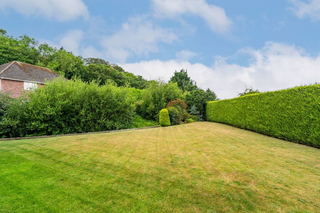Property photo 3 of 32