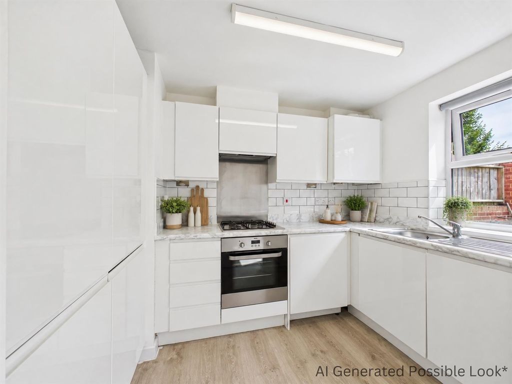 Property photo 3 of 17 Kitchen