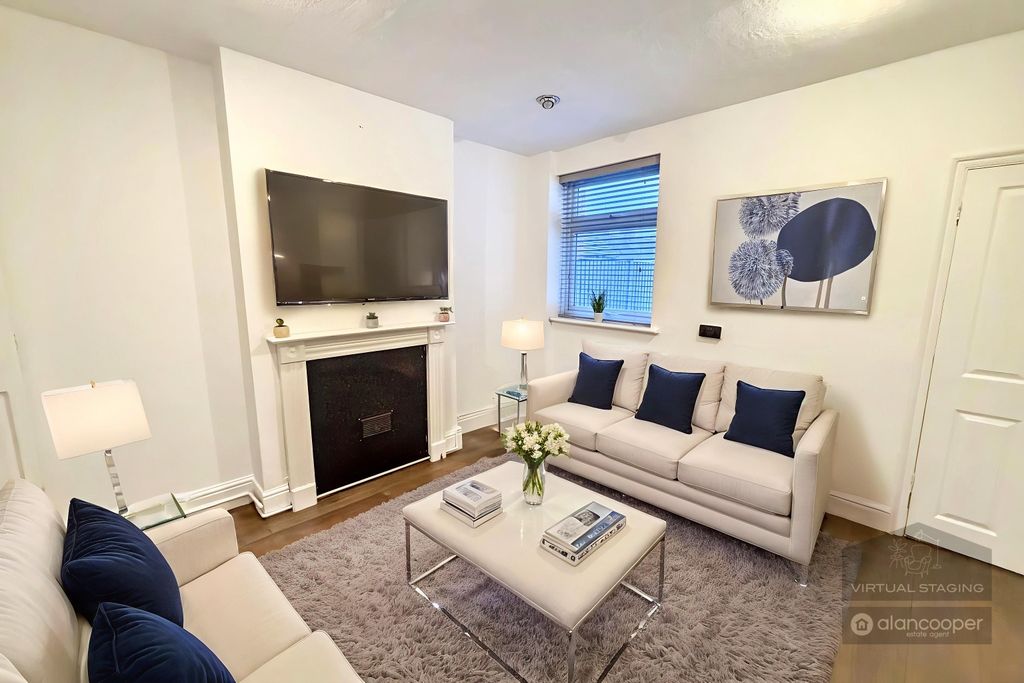 Property photo 3 of 17 4899815