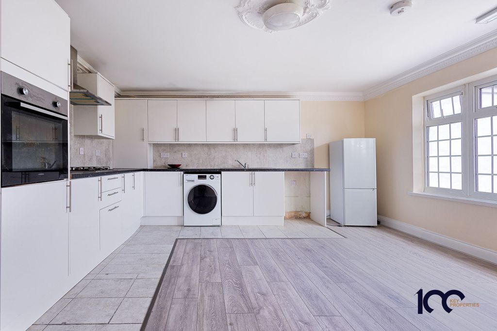 Property photo 2 of 29