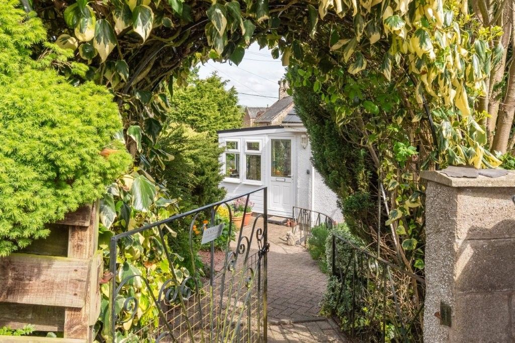 Property photo 2 of 46