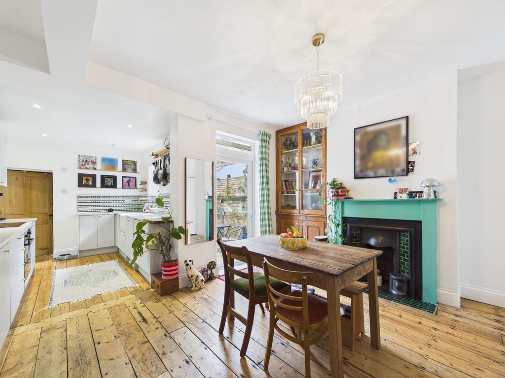 Property photo 2 of 29 Cam01530G0-Pr0413-Still014.Jpg