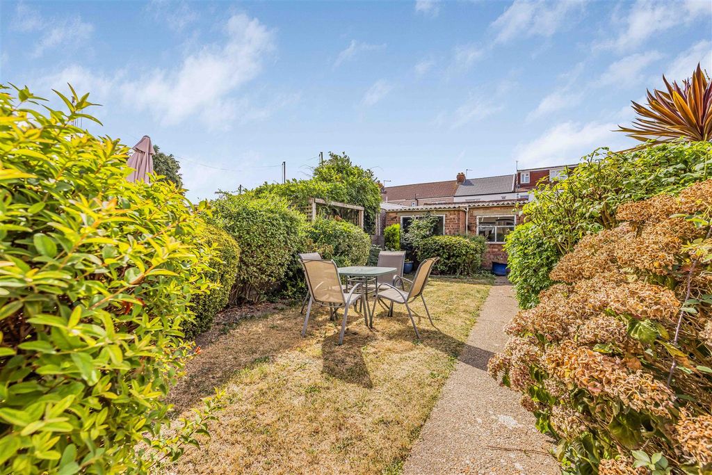 Property photo 3 of 18 32 Lovett Road, Portsmouth-Small-Porticomarketing-
