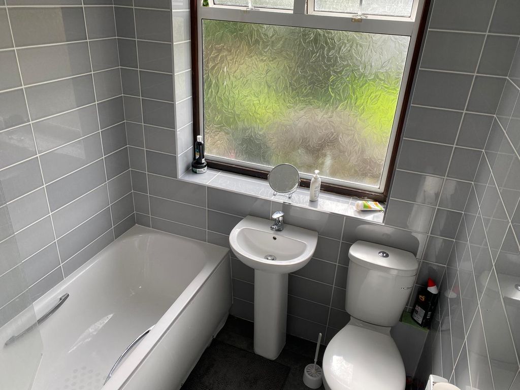 Property photo 2 of 3 Photo