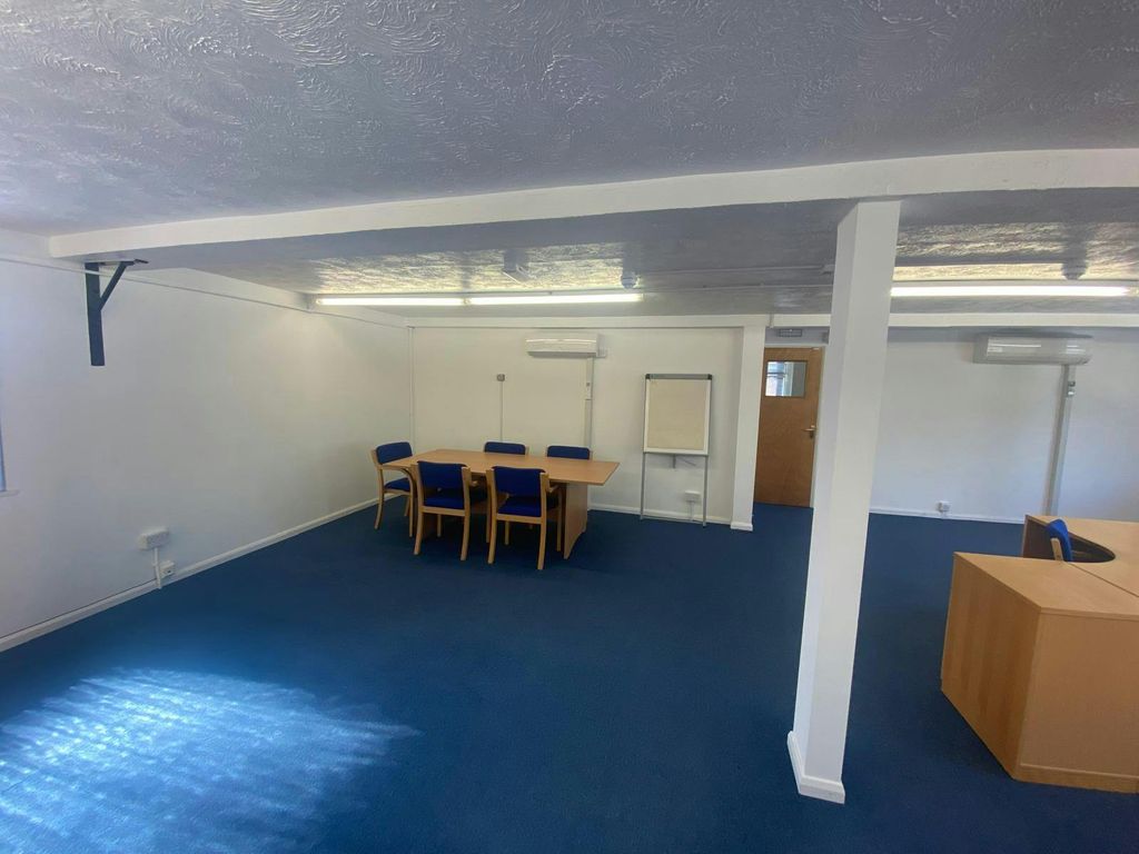 Property photo 3 of 9 20240618_120342_486F7B2Da2A24638A2604E16A5F99603.Jpg