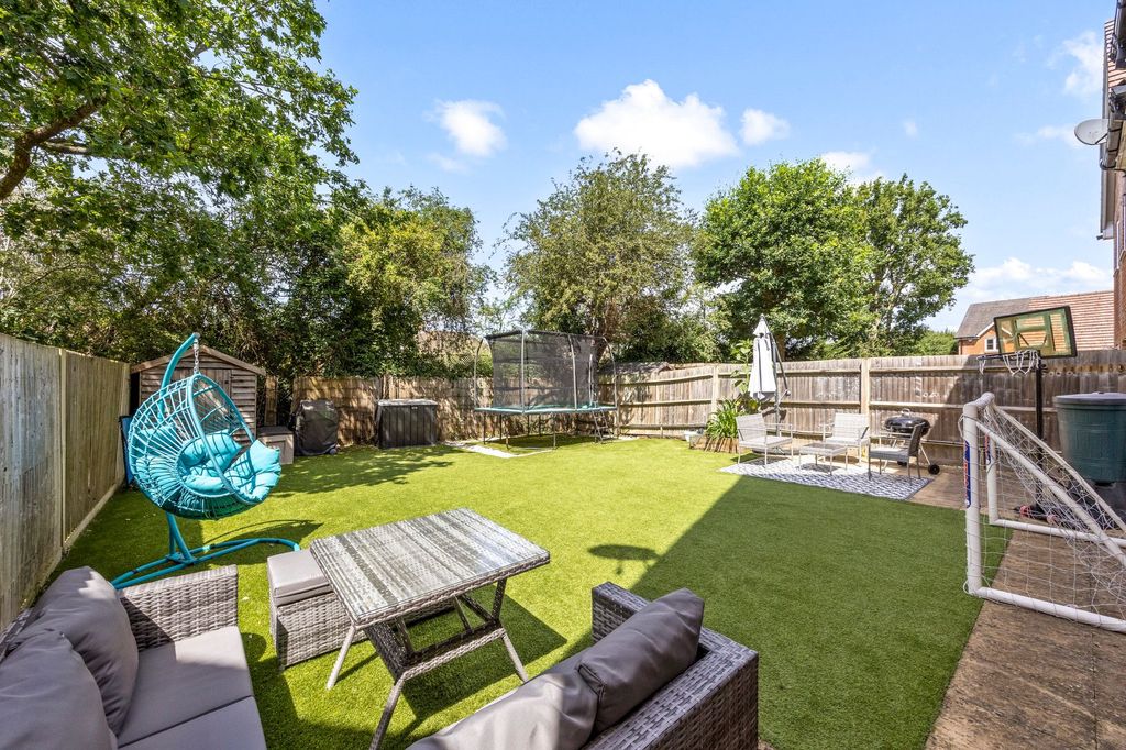 Property photo 2 of 18 Rear Garden