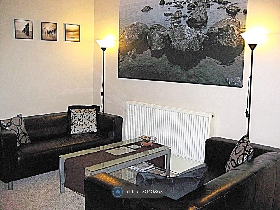 Property photo 2 of 35
