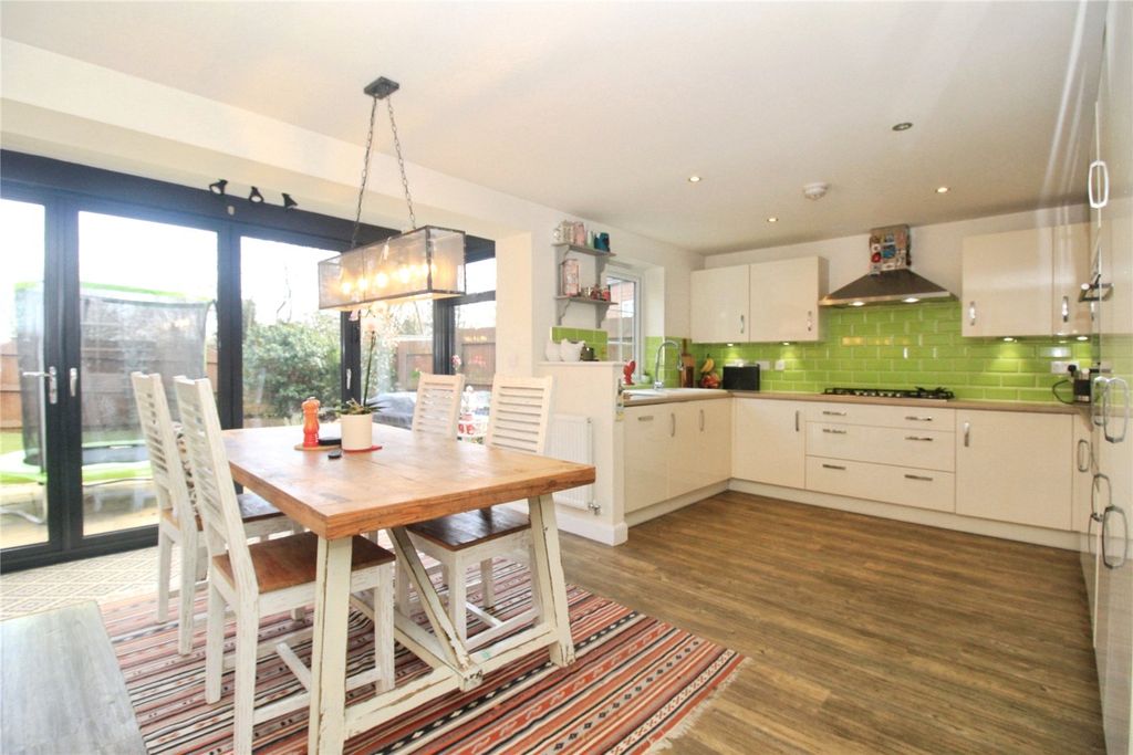 Property photo 2 of 16 Living Kitchen