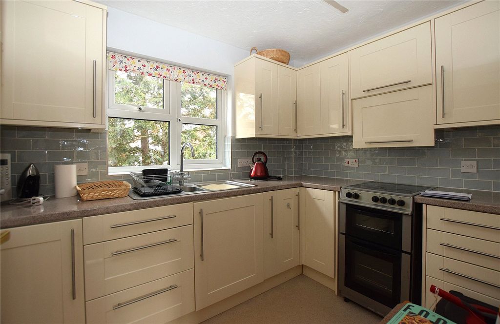 Property photo 3 of 12 Picture No. 18