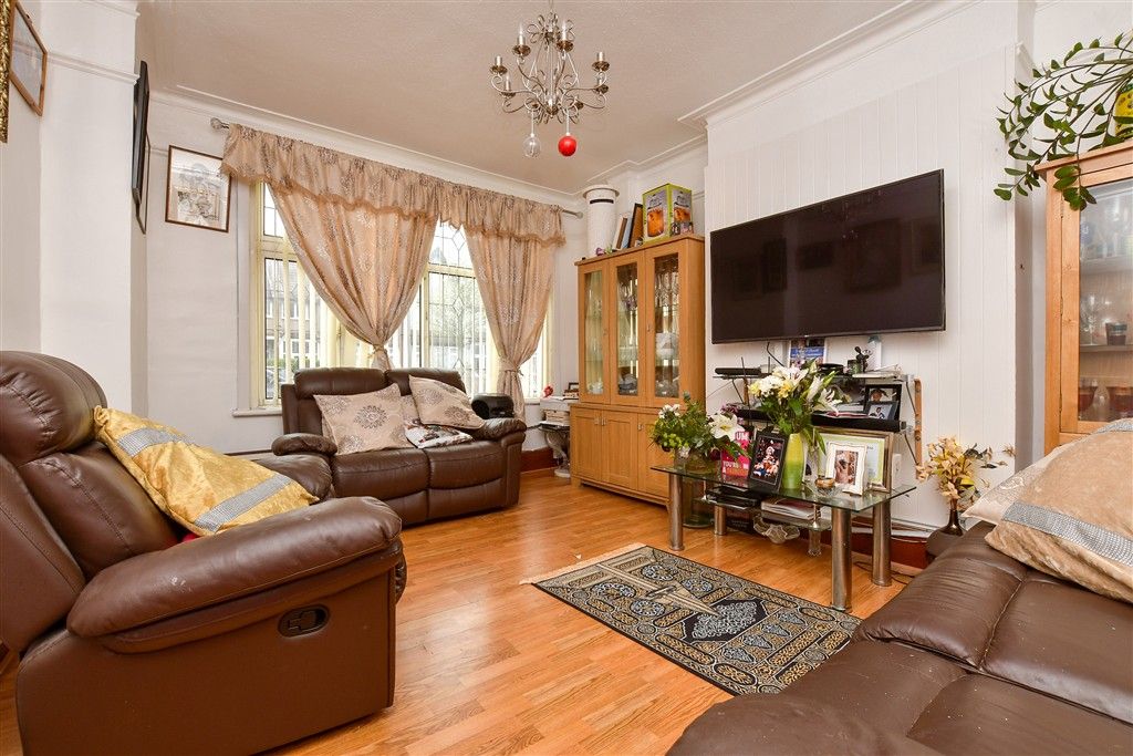 Property photo 2 of 12 Lounge