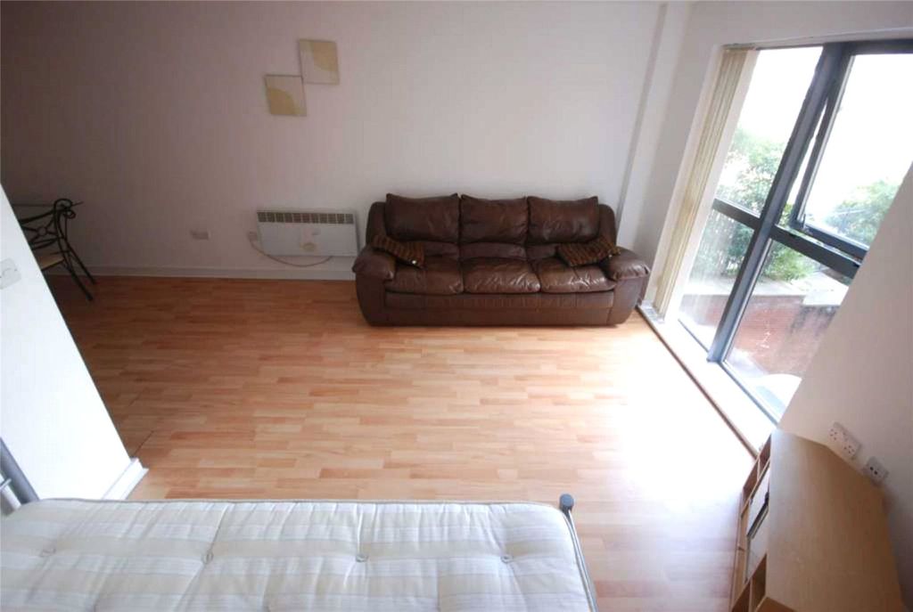 Property photo 2 of 8 Picture No. 01