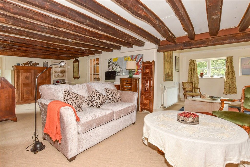 Property photo 2 of 13 Lounge