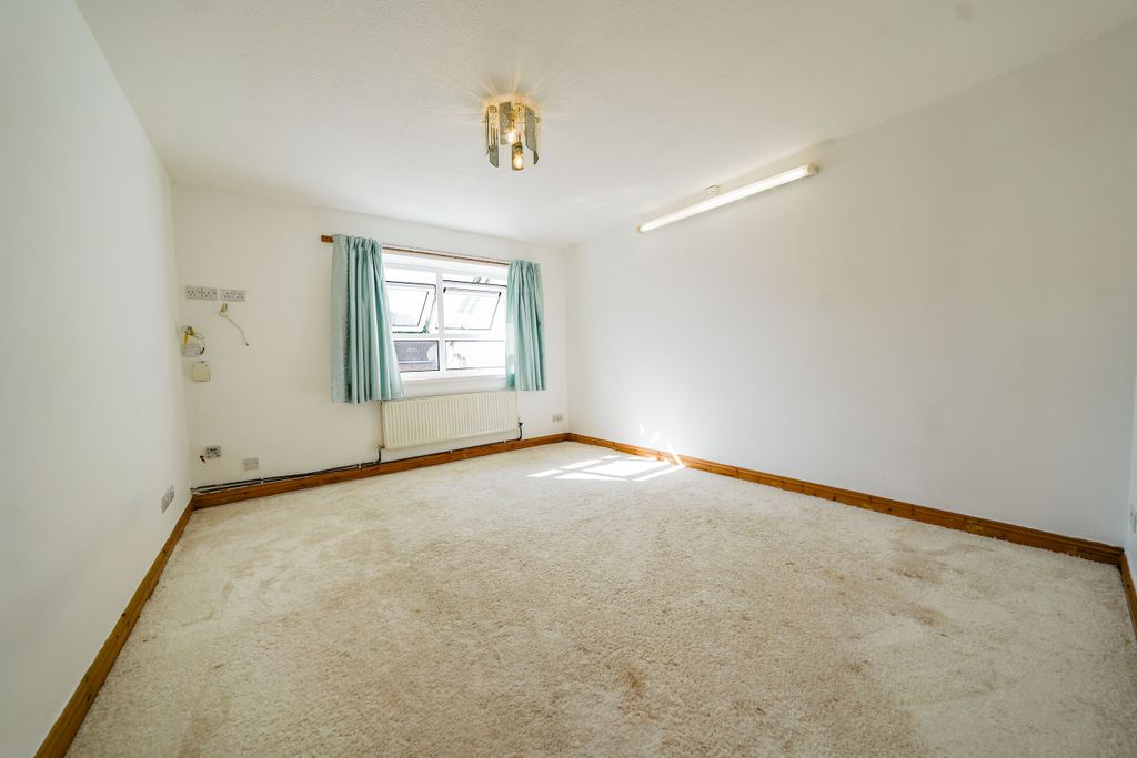 Property photo 3 of 11 Dsc06628