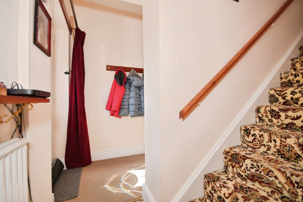 Property photo 2 of 29 Entrance Hall
