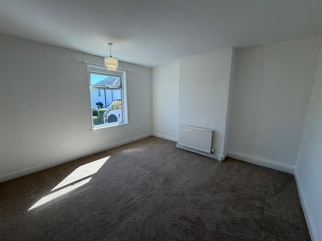 Property photo 3 of 7 Bedroom 1.Jpg