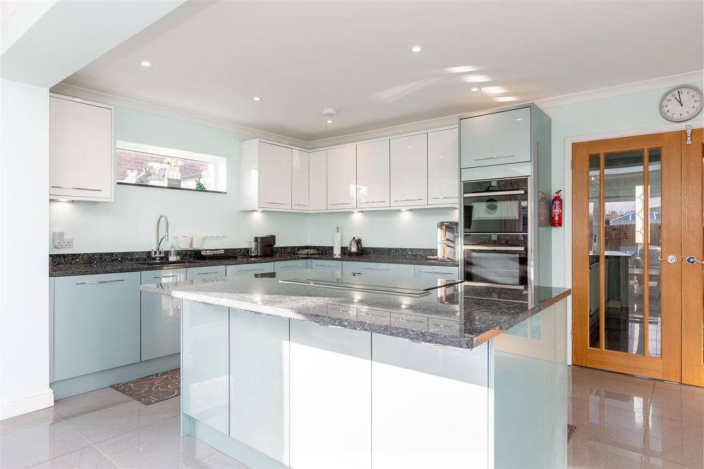 Property photo 3 of 24 Kitchen