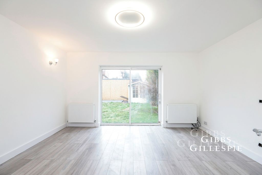 Property photo 3 of 17 Pbox-Img.Jpg