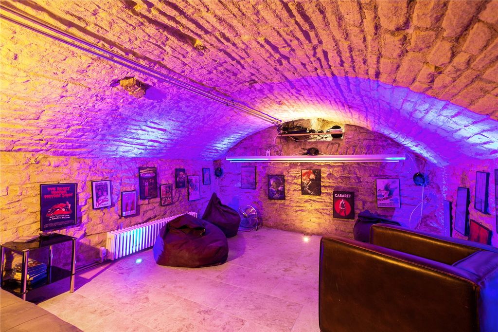 Additional image 9 of 4 bed terraced house for saleHigh Street, Marshfield SN14