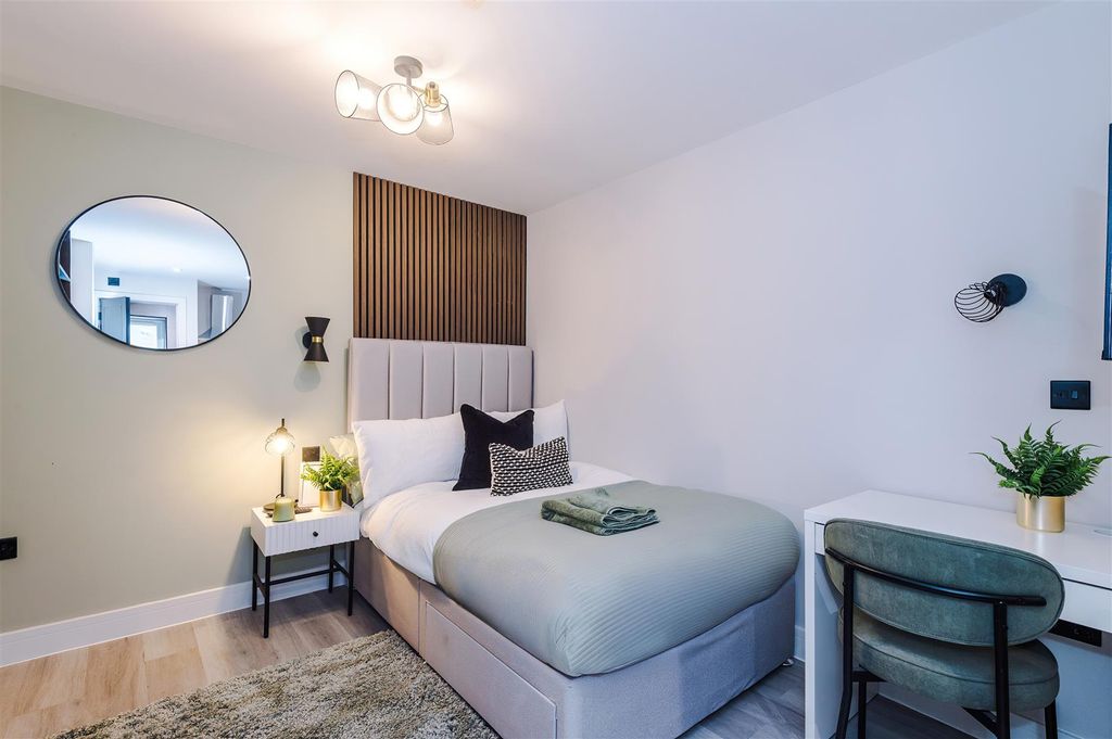 Property photo 1 of 17 Livingspacesnw-105.Jpg
