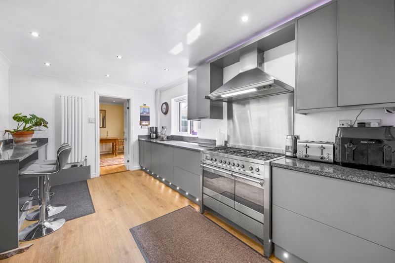 Property photo 3 of 34 Kitchen