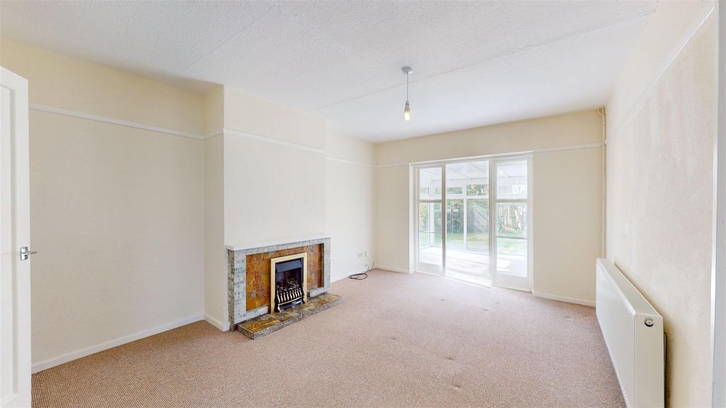 Property photo 3 of 12 21-Brooke-Ave-03182024_131727.Jpg