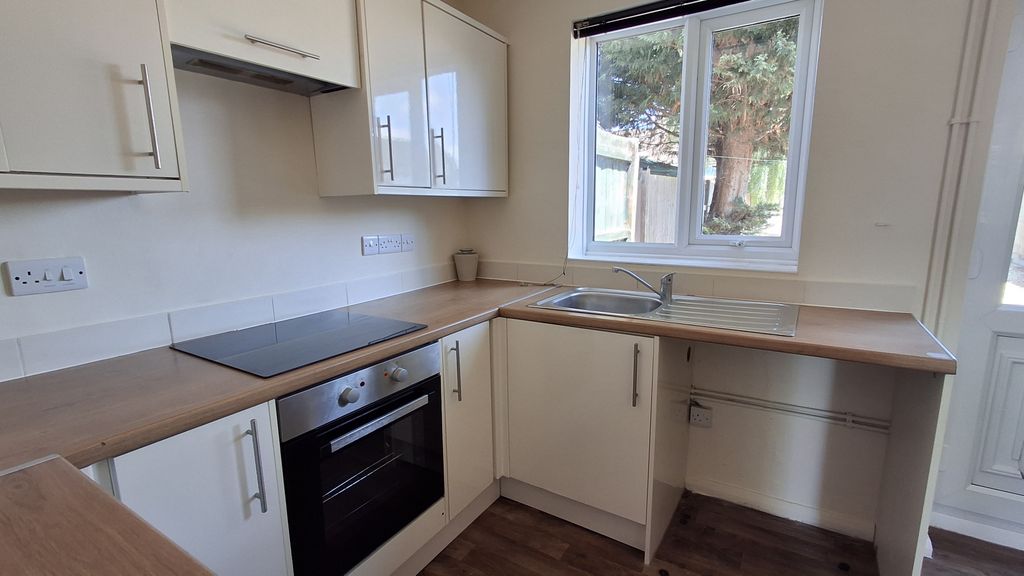 Property photo 2 of 16 Kitchen