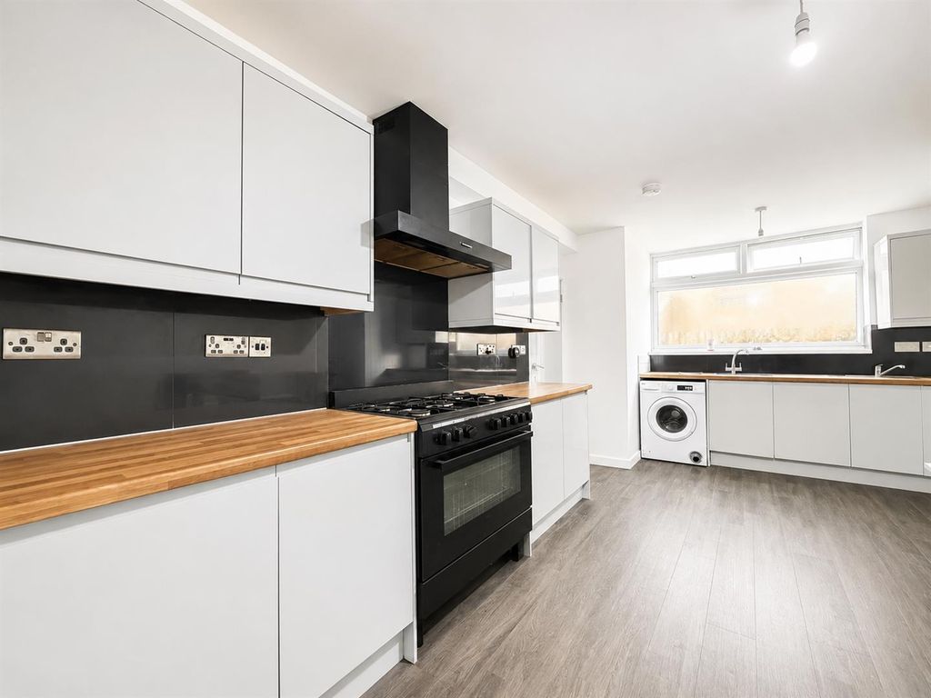 Property photo 1 of 12 Kitchen