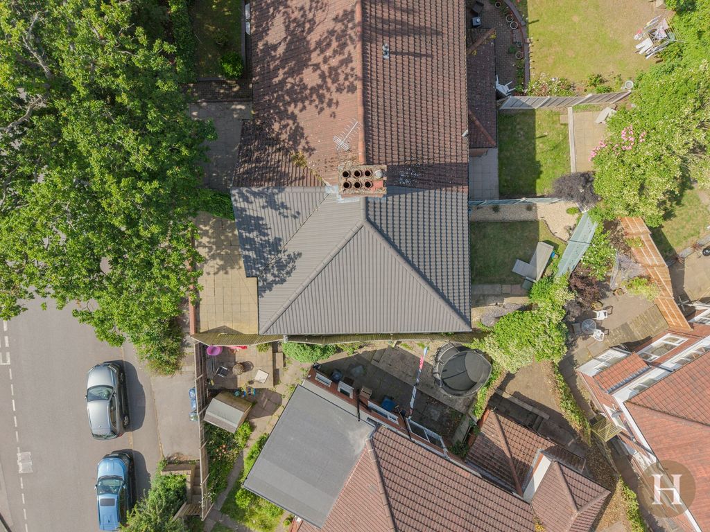 Property photo 3 of 22