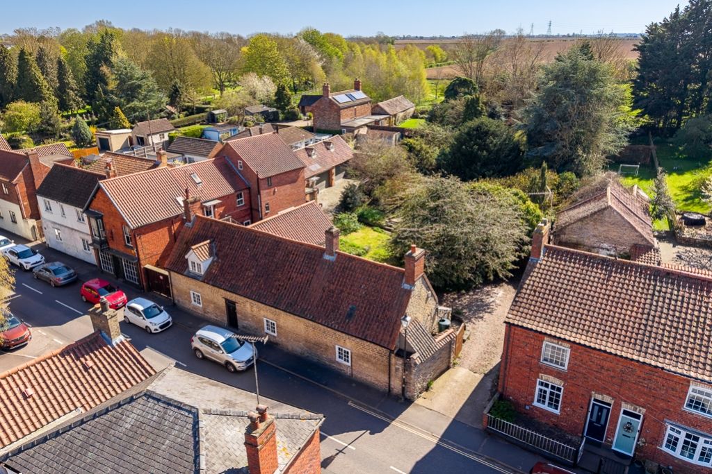 Property photo 3 of 36 19 High Street (Nettleham)-2